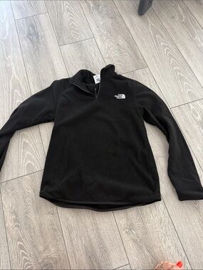 The North Face Women’s Black Half-Zip Fleece Pullover